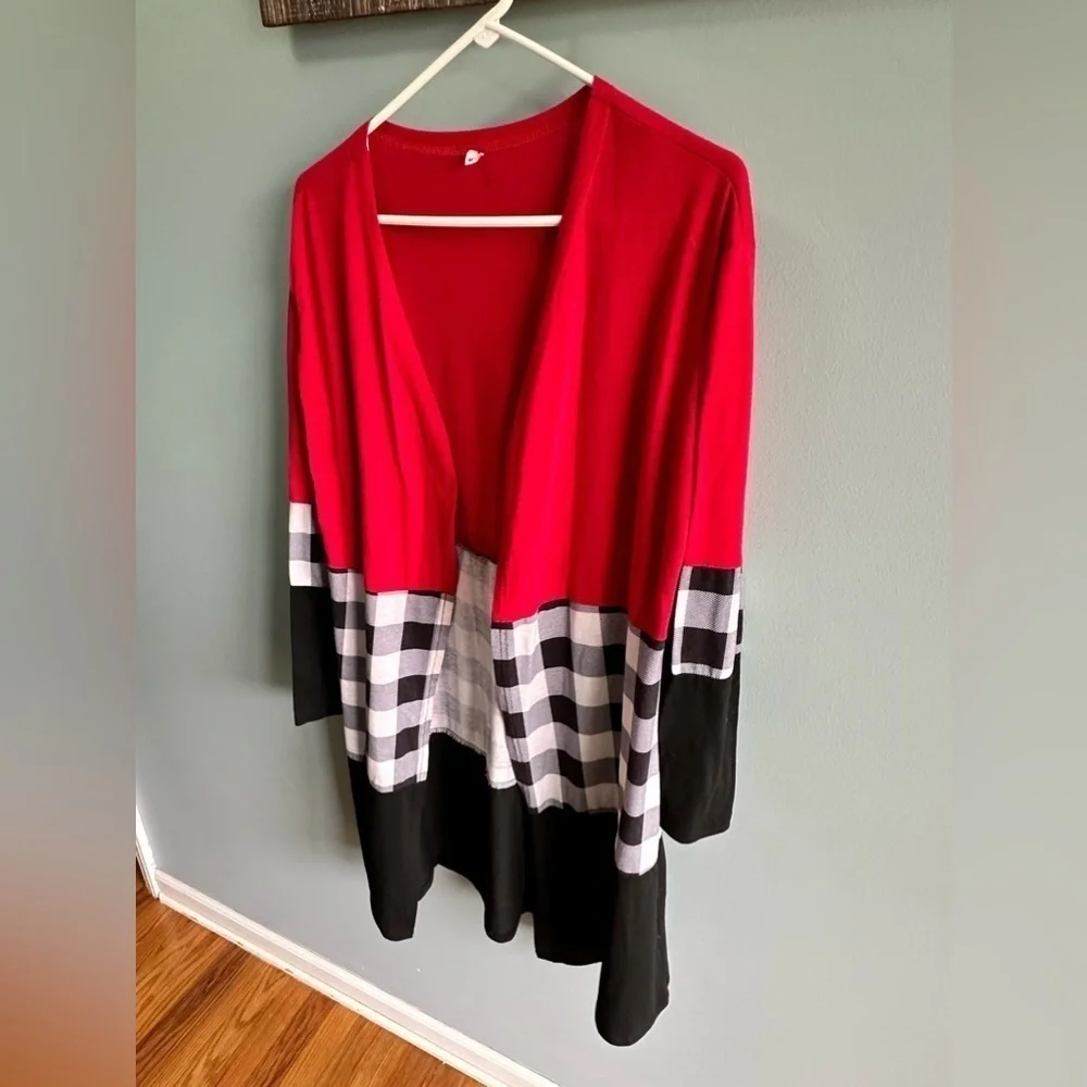 Plaid Patchwork Long Sleeved Loose cardigan size medium red/black/white - Picture 3 of 10
